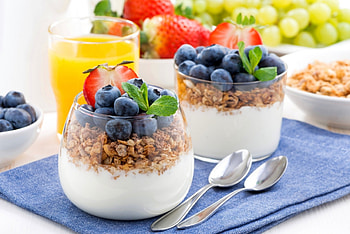 Good Morning!, milk, strawberry, juice, blueberry, delicious, fruits, food, breakfast, grape HD wallpaper