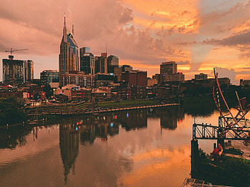 Nashville Skyline, Airport transfer options, Downtown travel, Convenient transportation HD wallpaper