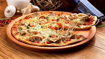 pizza , Crispy crust, Irresistible toppings, Food lover's delight HD wallpaper