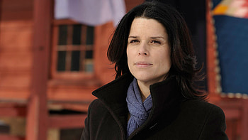 Neve Campbell, An Amish Murder cast, Lifetime movie, Acting versatility HD wallpaper