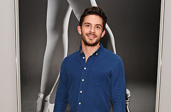 Jonathan Bailey, Funny facts, Surprising, TV Shows HD wallpaper