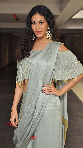 Amyra Dastur, Bollywood Heroine Amyra HD phone wallpaper