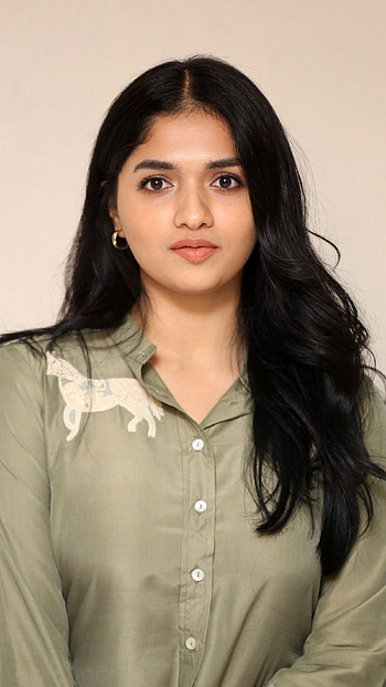 Sunaina, tamilnadu actress HD phone wallpaper