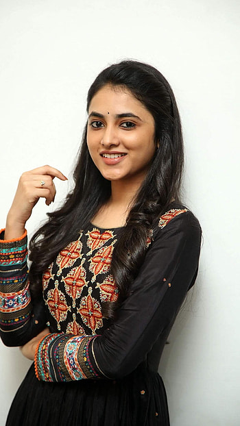 Priyanka Arul Mohan, Tamil, Heroine, Actress HD phone wallpaper