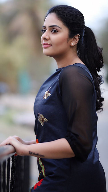 Sreemukhi, telugu actress, model HD phone wallpaper
