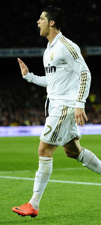 Cristiano Ronaldo in Action: Real Madrid Icon , Real Madrid C.F., Cristiano Ronaldo, Sports HD phone wallpaper