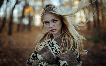 Autumn Beauty, Leaves, Forest, Beauty, Sweater, Blonde, Autumn, Long Hair HD wallpaper