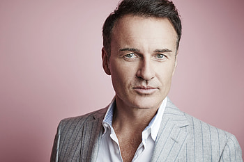 Julian McMahon, Marvel's Runaways, Casts as Jonah, TV Guide HD wallpaper