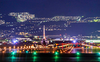 Airplane runway , Aerial views, Takeoff scenes, Travel graphy HD wallpaper