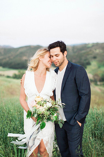 Anna Camp and Skylar Astin, Engagement session, Romantic California, Celebrity couple HD phone wallpaper