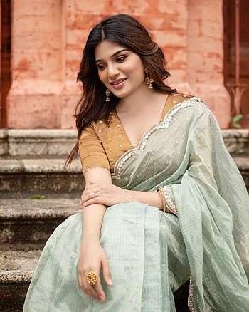 Aathmika, dress, facial expression HD phone wallpaper