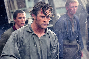 In the Heart of the Sea movie, Entertaining and moving, Edge-of-your-seat moments, Film critic's choice HD wallpaper