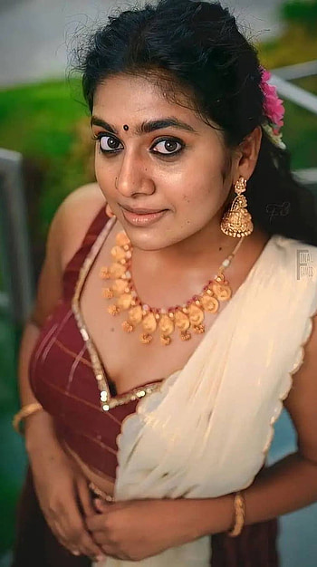 Nimisha Sajan, mallu aunty, dusky beautiful HD phone wallpaper