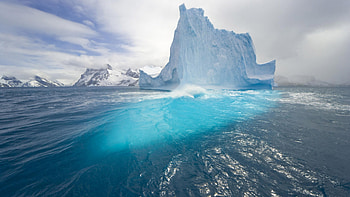 Iceberg arctic ocean, , ultra , Nature's majesty HD wallpaper