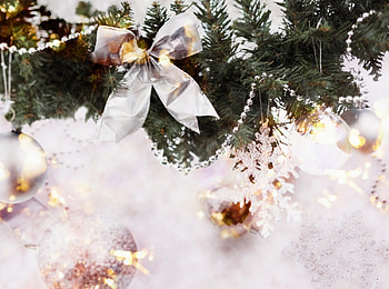 Special Christmas Glow, winter, holy celebration, glow, unique, bright, sparkle, bow, christmas tree, white, ribbon, ornaments, beautiful, special, decoration, christmas, light, love, yellow, wonderful snowflakes, nature, forever HD wallpaper