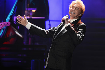 Barry Manilow, Musical legend, high-quality , Iconic performer HD wallpaper