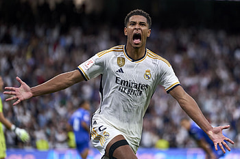 Triumphant Real Madrid Celebration, soccer, Real Madrid C.F., Jude Bellingham HD wallpaper