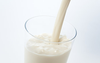 milk , Vibrant , Milk droplets, Milk-based recipes HD wallpaper