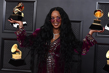 H.E.R., Perform, Portsmouth, Summer HD wallpaper