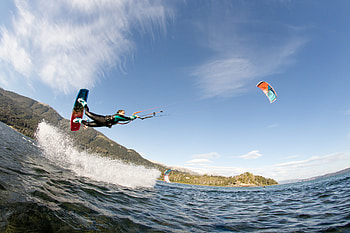 Kiteboarding, Beginner's guide, The essentials of kiteboarding, Getting started in kiteboarding HD wallpaper