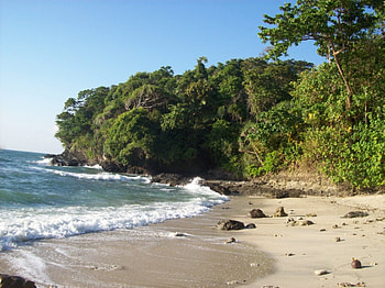Pasir Putih Nusa Kambangan Cilacap Indonesia, Located 5 KM from Cilacap city, Beach with white sand, Pasir Putih Nusakambanga located in Cilacap Central Java, Have beautifull nature HD wallpaper