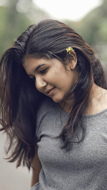 Juhi rastogi, malayalam actress HD phone wallpaper