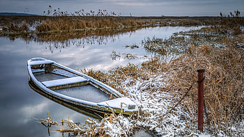 Abandoned Boat, winter, Boat, nature, lake HD wallpaper