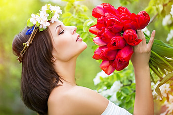 Sumer Flowers, women, flowers, sunlight, beauty HD wallpaper