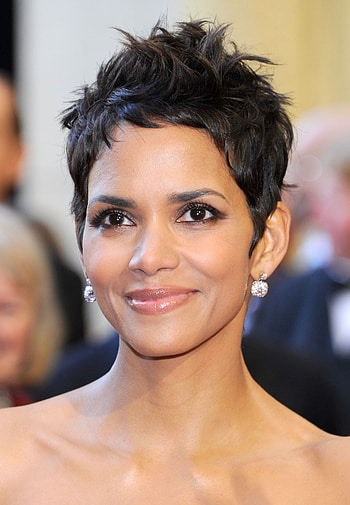Cute , Halle Berry, Adorable charm, Playful HD phone wallpaper