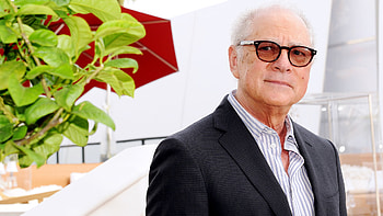 Barry Levinson, Shanghai Love Story, Directorial project, Romantic drama HD wallpaper
