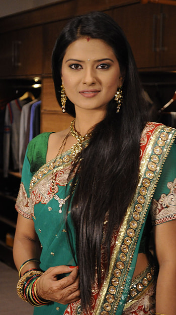 Krathika sengar, saree lover, model HD phone wallpaper