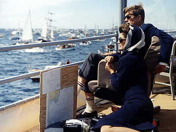 Jacqueline Kennedy Onassis, Sunglasses HD wallpaper
