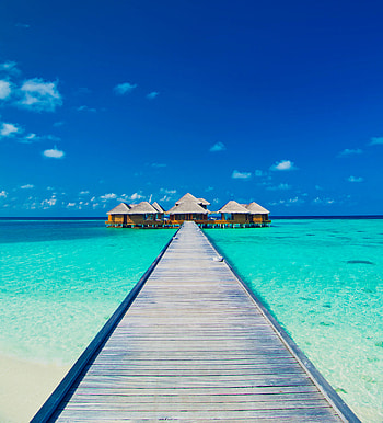 Sunny day, wooden dock, pier, blue sky, villas, beach HD phone wallpaper
