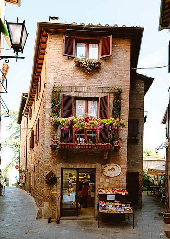 Pienza, Beautiful hilltop village, Tuscany destination, Italian charm HD phone wallpaper
