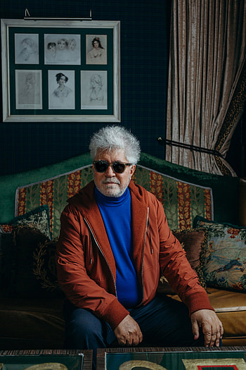 Pedro Almodovar, Frightened friends HD phone wallpaper