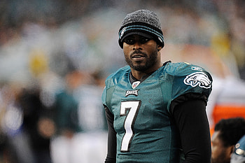 Michael Vick, Michael vick admits, Vick admits studying, Dogs more than HD wallpaper