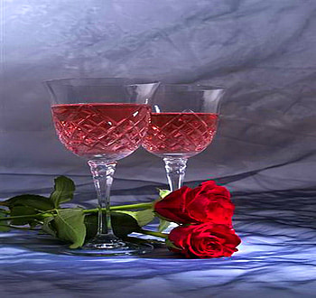 Bubbly and roses, pink, champagne, drinks for two, glasses, red roses HD wallpaper