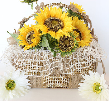 Elegant SunFlower Basket , basket, sunflowers, yellow, decor, wonderful, arrangement, burlap, home HD wallpaper