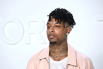 21 Savage, Brother's tragic death, London stabbing incident, Mourning artist HD wallpaper