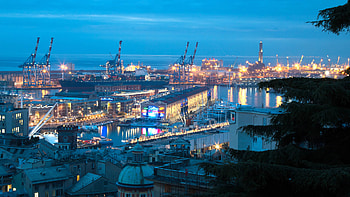 Genova Italy, Genoa Hotel Aquarium, 3 stars, Port train station HD wallpaper