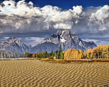 Beneaped Lake in Autumn, clouds, trees, autumn, sky, nature, mountains, lake HD wallpaper