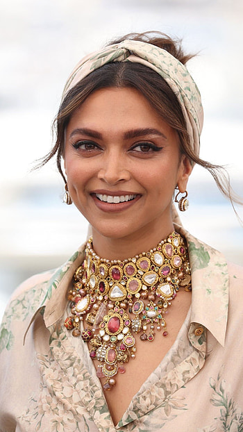 Deepika Padukone, bollywood actress HD phone wallpaper