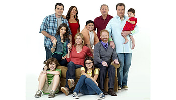Modern Family (2022) movie HD wallpaper