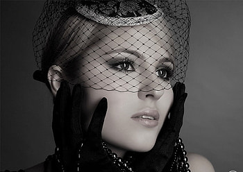 LADY WITH BLACK PEARLS, lady, black, blonde, portrait, pearls, veil, bw HD wallpaper