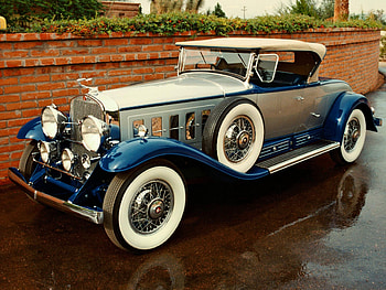 Cadillac vintage car , Classic luxury cars, Retro automotive elegance, Mobile backgrounds HD wallpaper