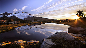 Sunshine Shown At Mountain, fascianting, brightness, cool, warm, amazing, lovely, beauty HD wallpaper
