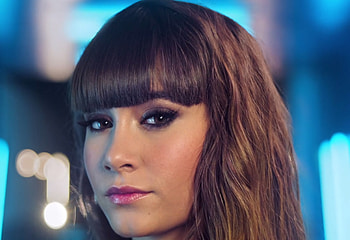 Aitana, Rising pop star, Captivating vocals, Infectious energy HD wallpaper