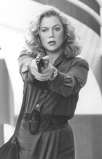 Kathleen Turner, Versatile actress, Captivating performances, Leading lady HD phone wallpaper