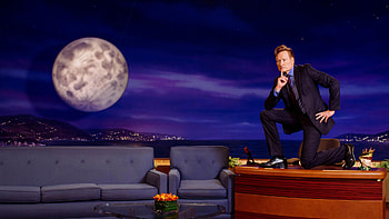 Conan O'Brien, Celebs, Simpliphi powered glowing moon HD wallpaper