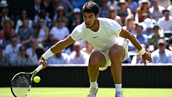 Carlos Alcaraz Wimbledon 2023 Tennis Action, Wimbledon 2023, Carlos Alcaraz, tennis, Sports HD wallpaper